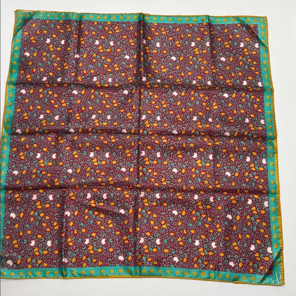 Vintage Vera Neumann Floral Patterned Silk Scarf  rayon silk blend 25“ square